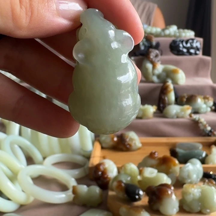 和田玉（糖玉）未镶嵌颈饰