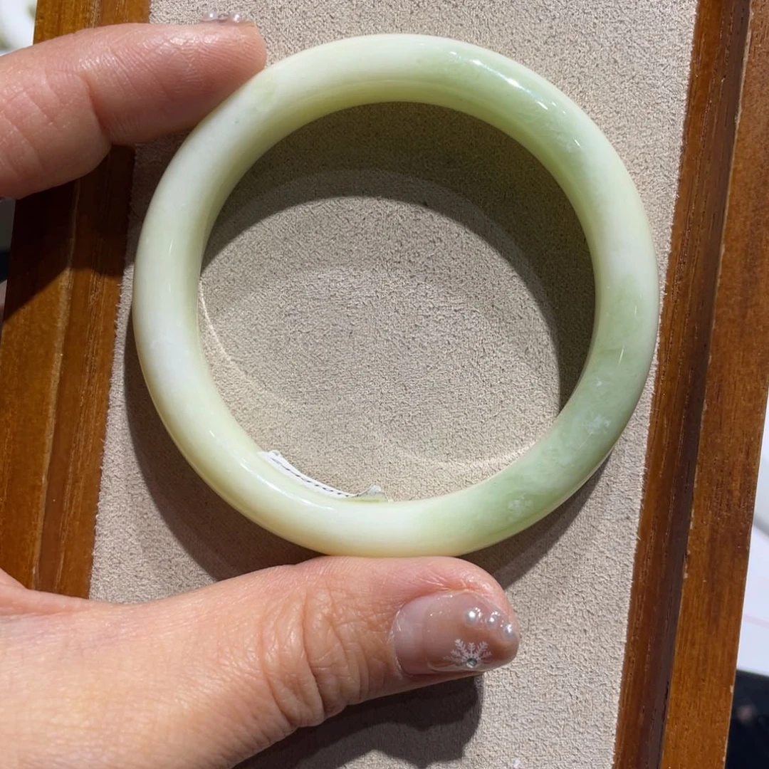 蓝田玉（蛇纹石化大理石玉）手镯未镶嵌更****)