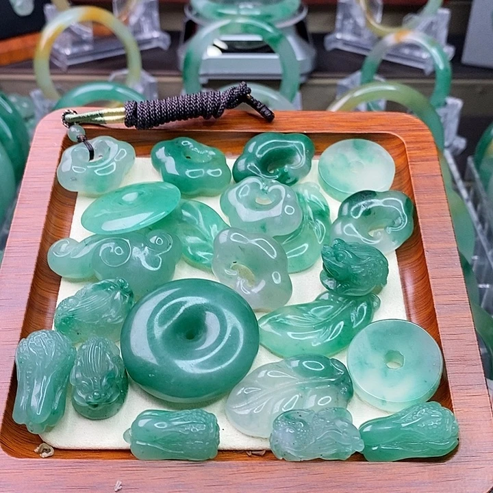 石英质玉颈饰未镶嵌任选其一