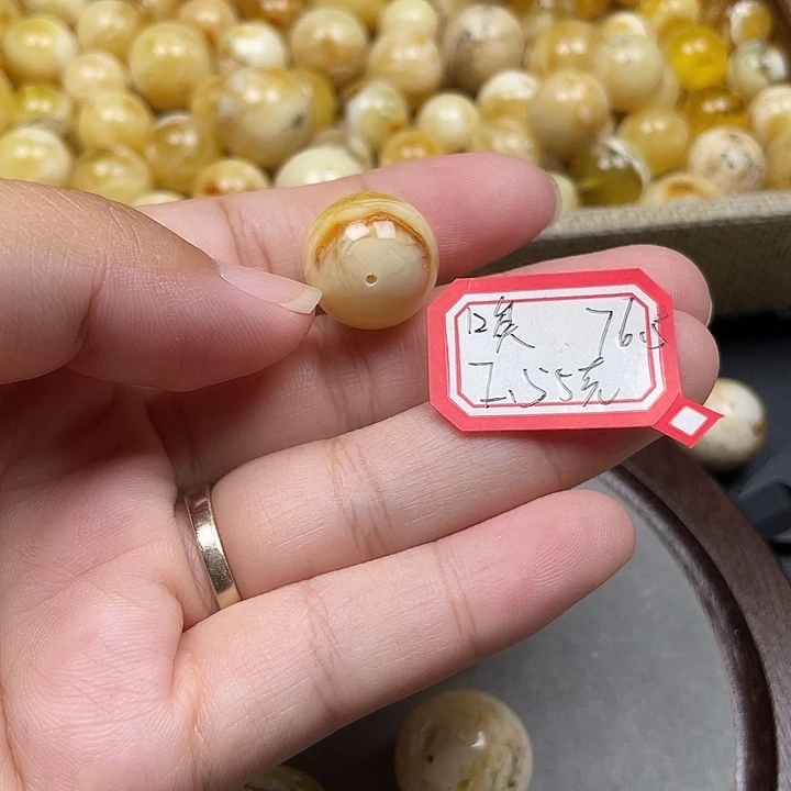 唉***喂裸石琥珀未镶嵌蜜蜡