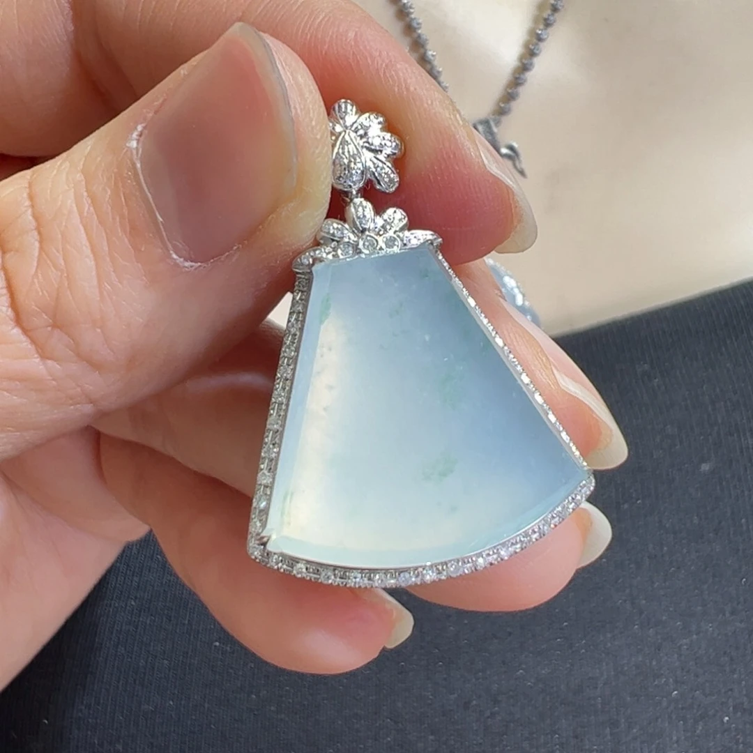 翡翠吊坠(不含链)18K金镶嵌