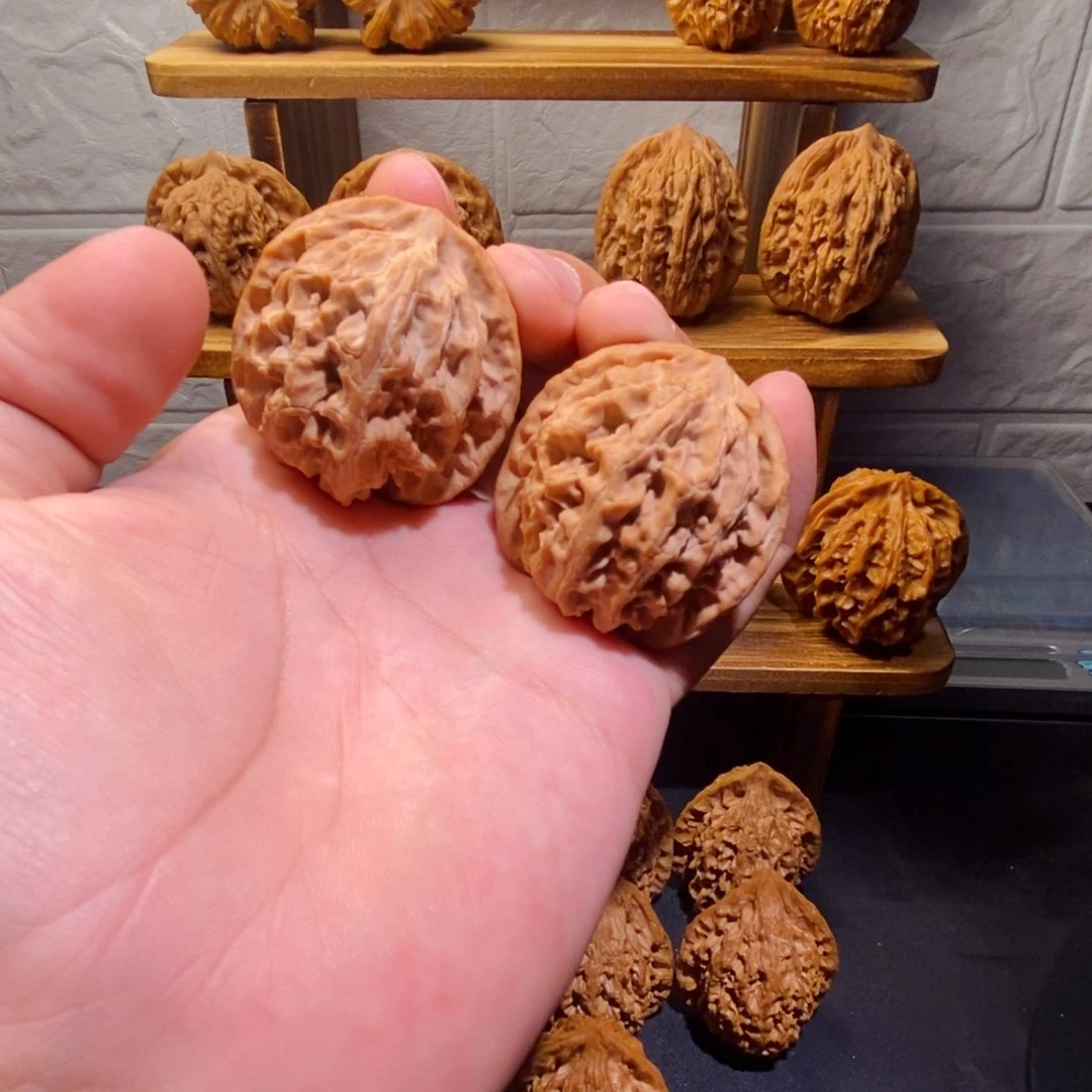 文玩核桃吊坠山地红皮苹果边肚同尺40