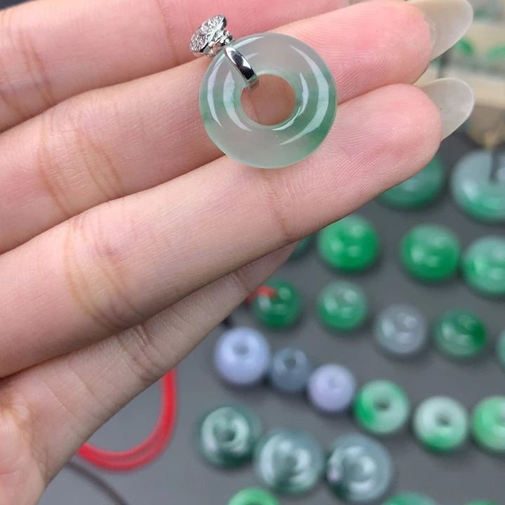 孟***子甜甜圈吊坠项链挂坠