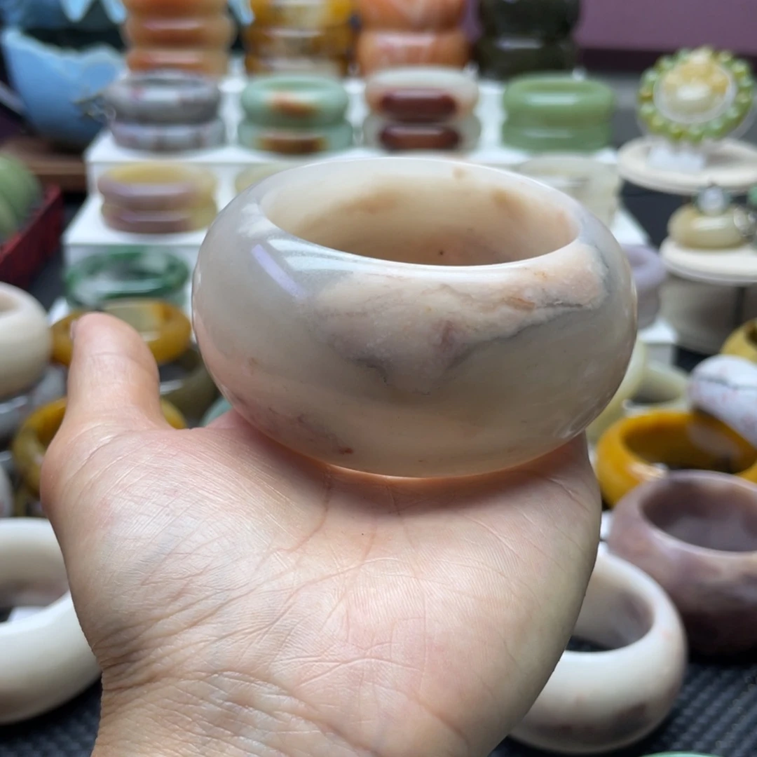 石英岩玉手镯未镶嵌晓**冰