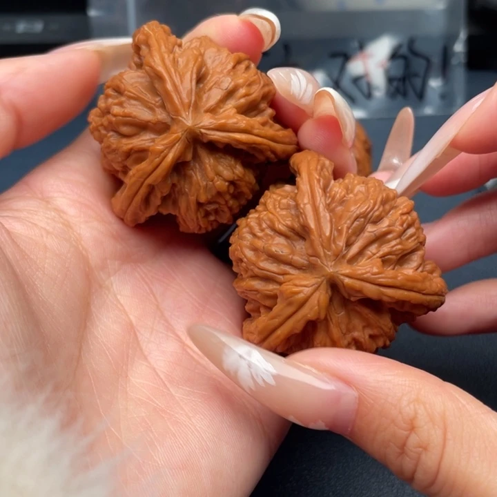 解***ᐝ文玩核桃吊坠白狮子