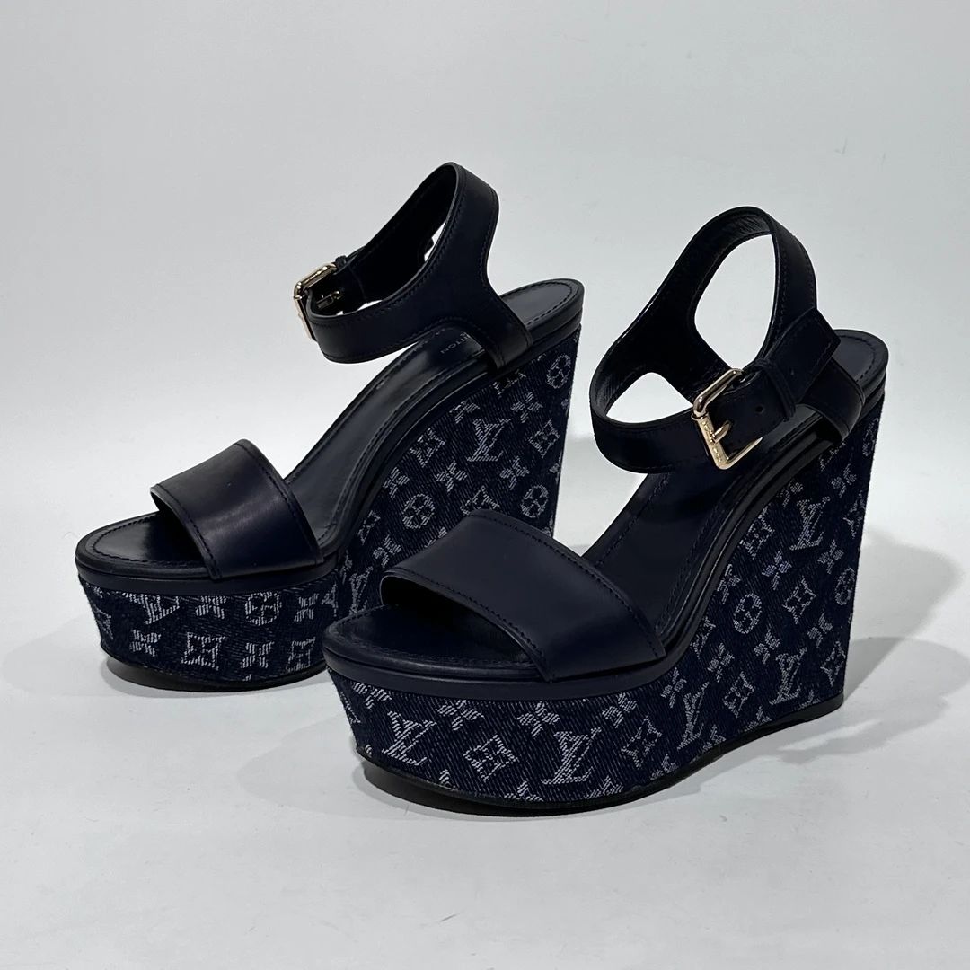 95新 LouisVuitton/路易威登 38码98新LV 蓝色坡跟凉鞋/ML K80643