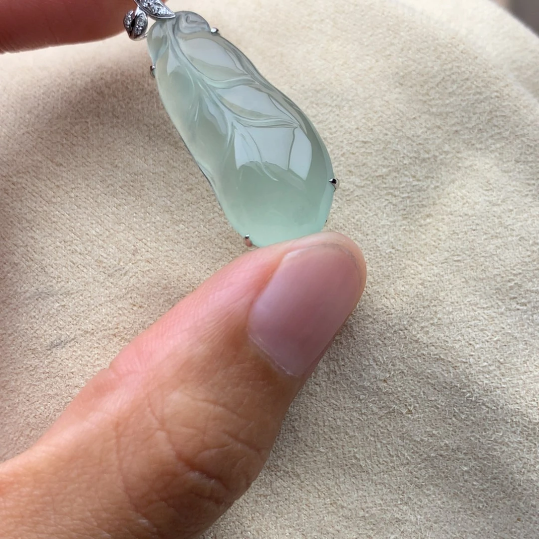 翡翠18K金镶嵌吊坠(不含链)叶子