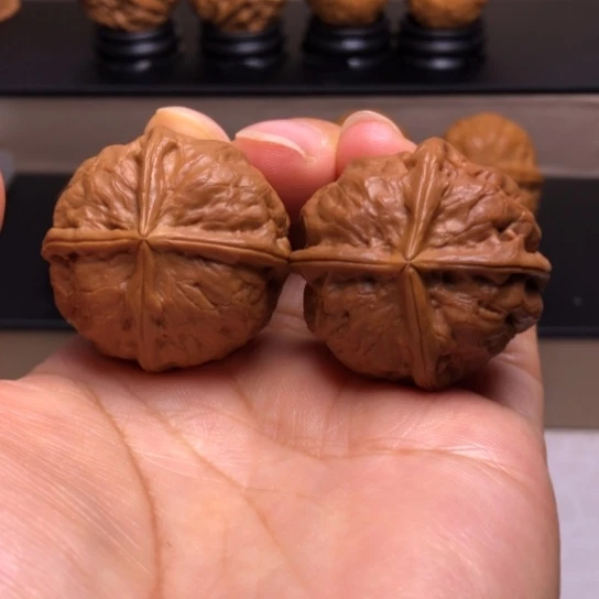 文玩核桃把件四楞38