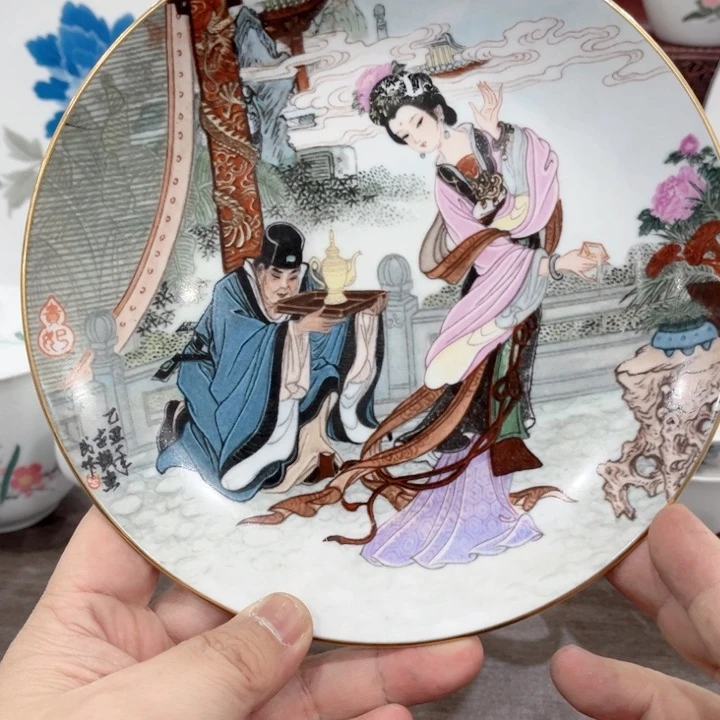 壶釉上彩瓷的颜色