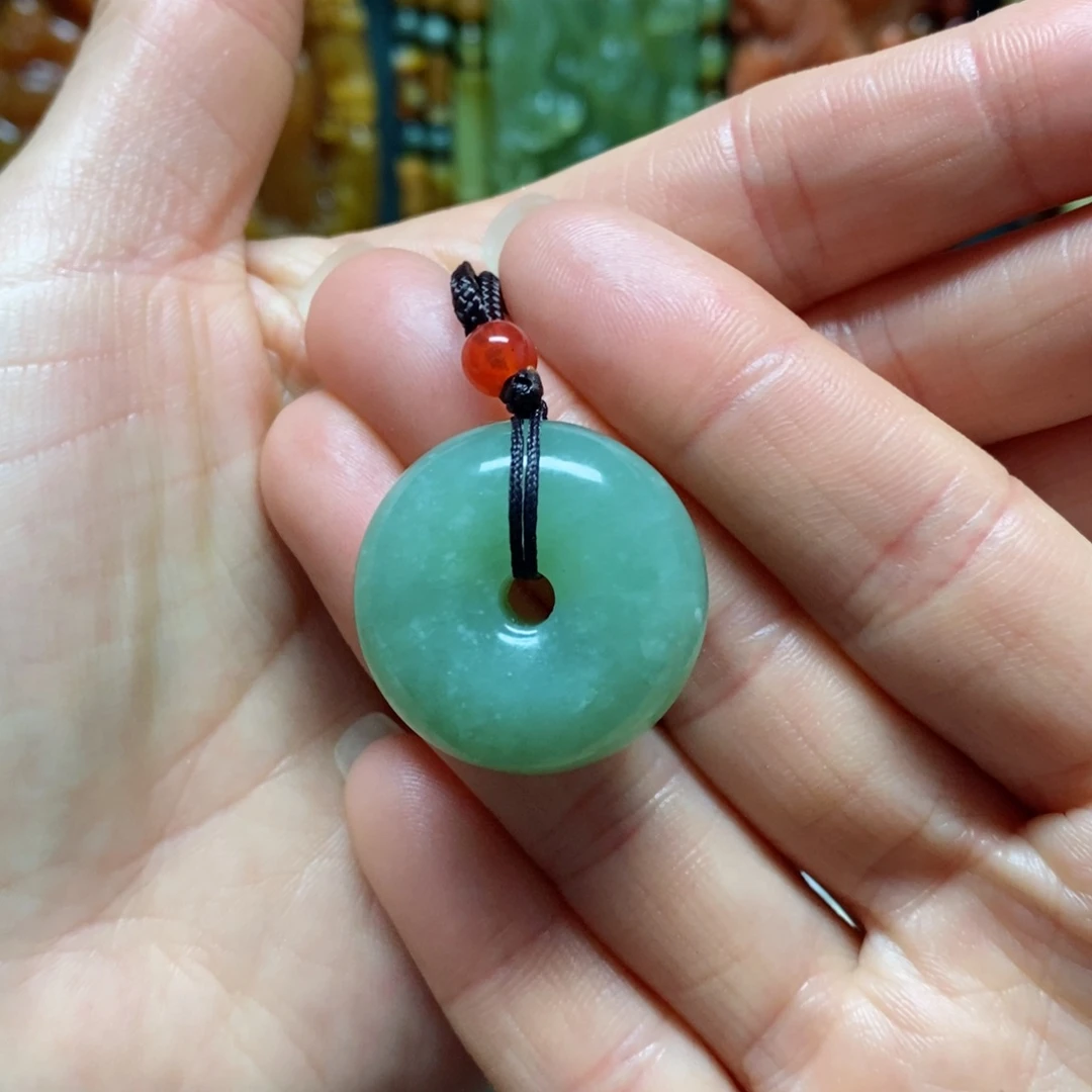 岫玉吊坠(赠链)未镶嵌