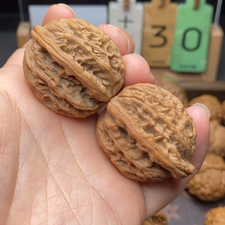 文玩核桃把件虎头37