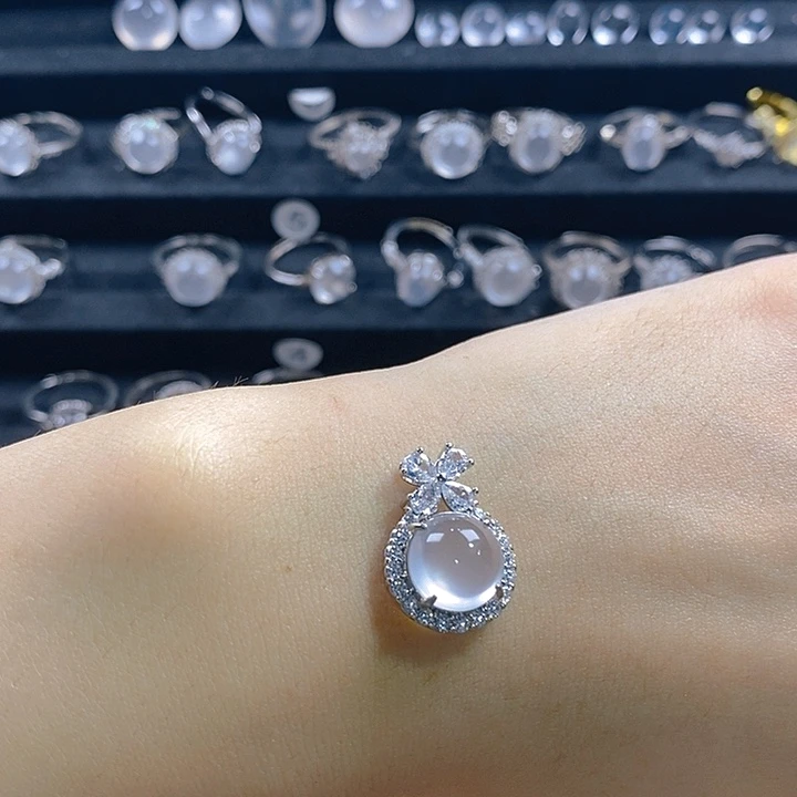 小***宝石英质玉合金颈饰