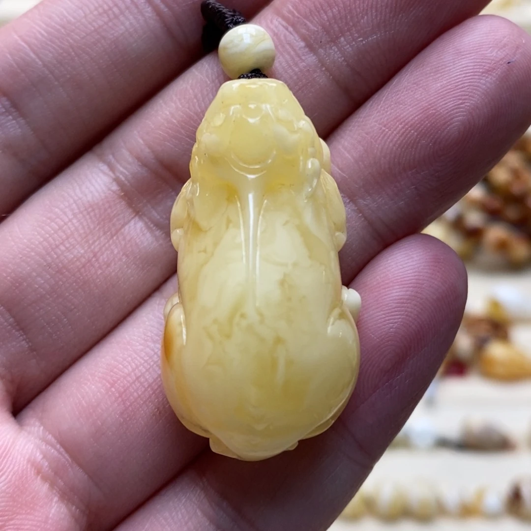 琥珀珠宝奇石未镶嵌