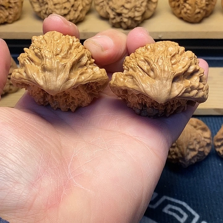 重***力核桃文玩核桃蛇头福利