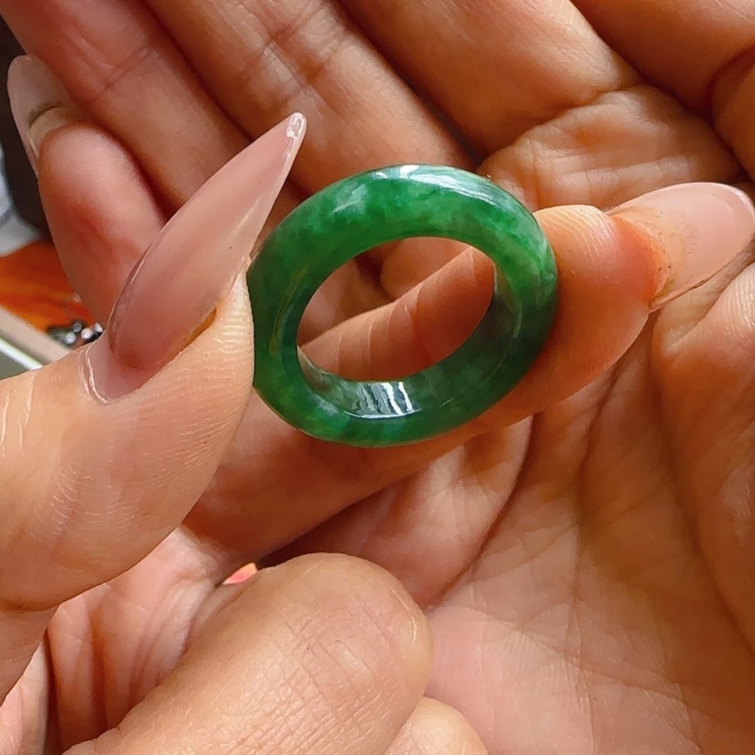 翡翠戒指未镶嵌M****?翡翠240