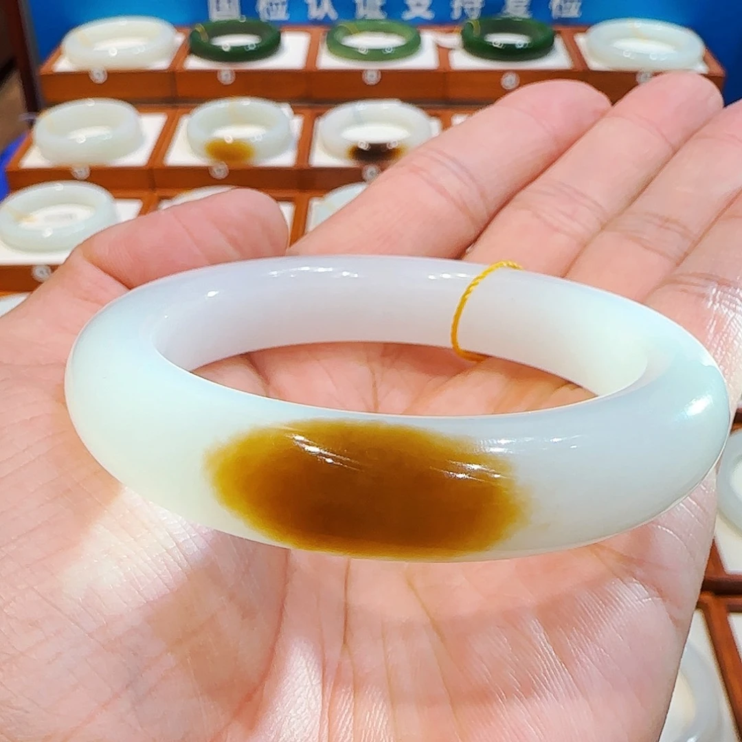 和田玉未镶嵌手镯且末一口金红糖55 56 57