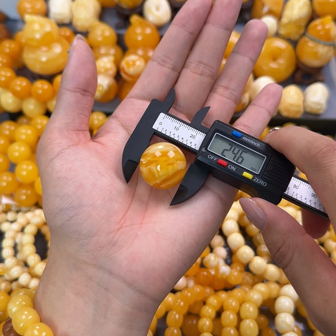 蜜蜡未镶嵌珠宝奇石