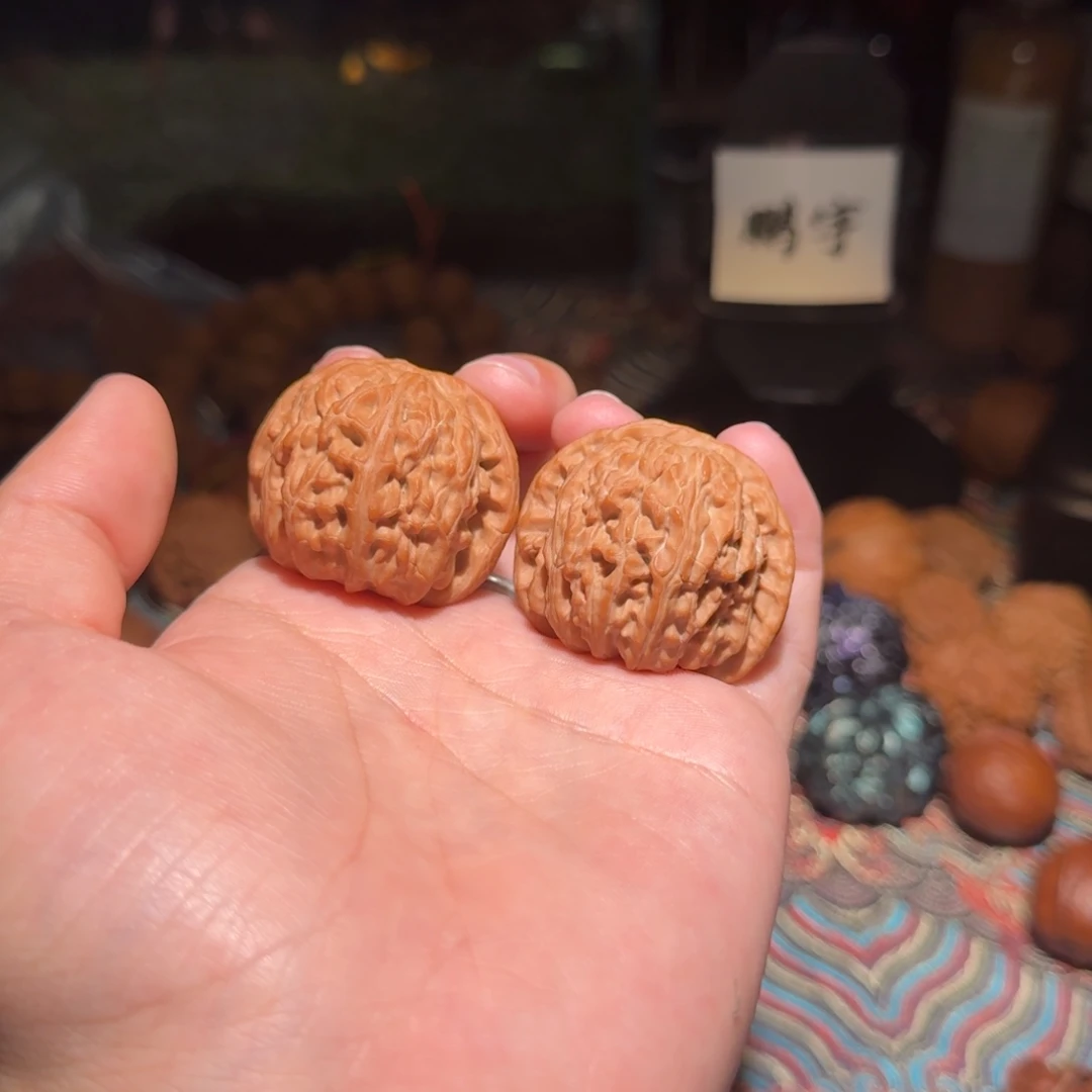 把件文玩核桃1668号40球白狮子文玩核桃