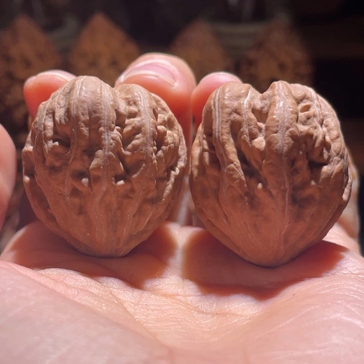 吊坠文玩核桃草莓49虫爬