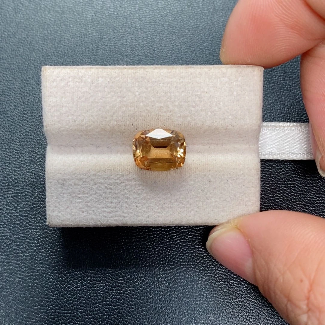 赛黄晶裸石未镶嵌3.89