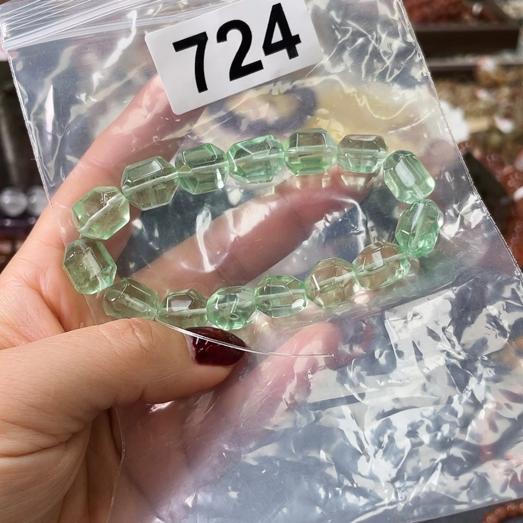 水晶未镶嵌手串手串724。