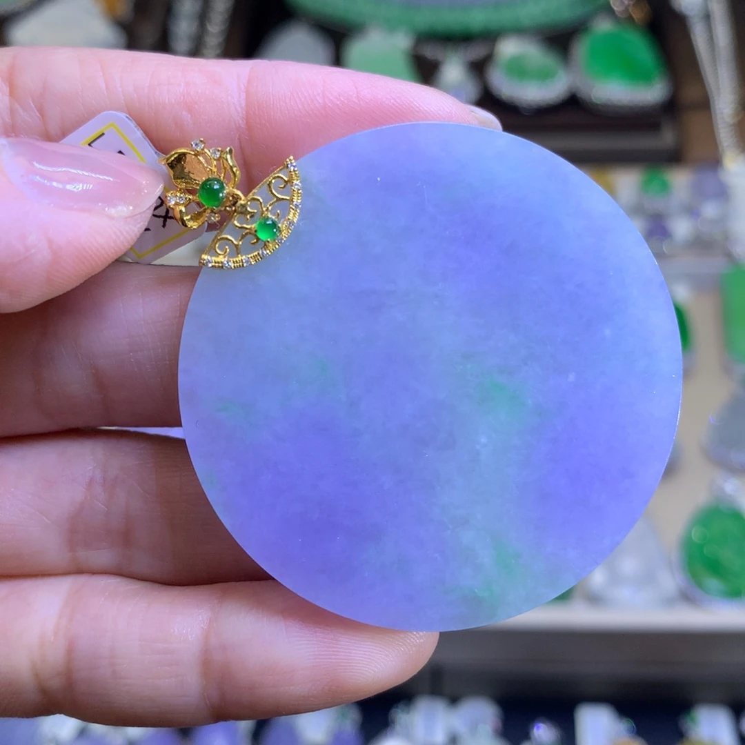 翡翠18K金镶嵌颈饰翡翠