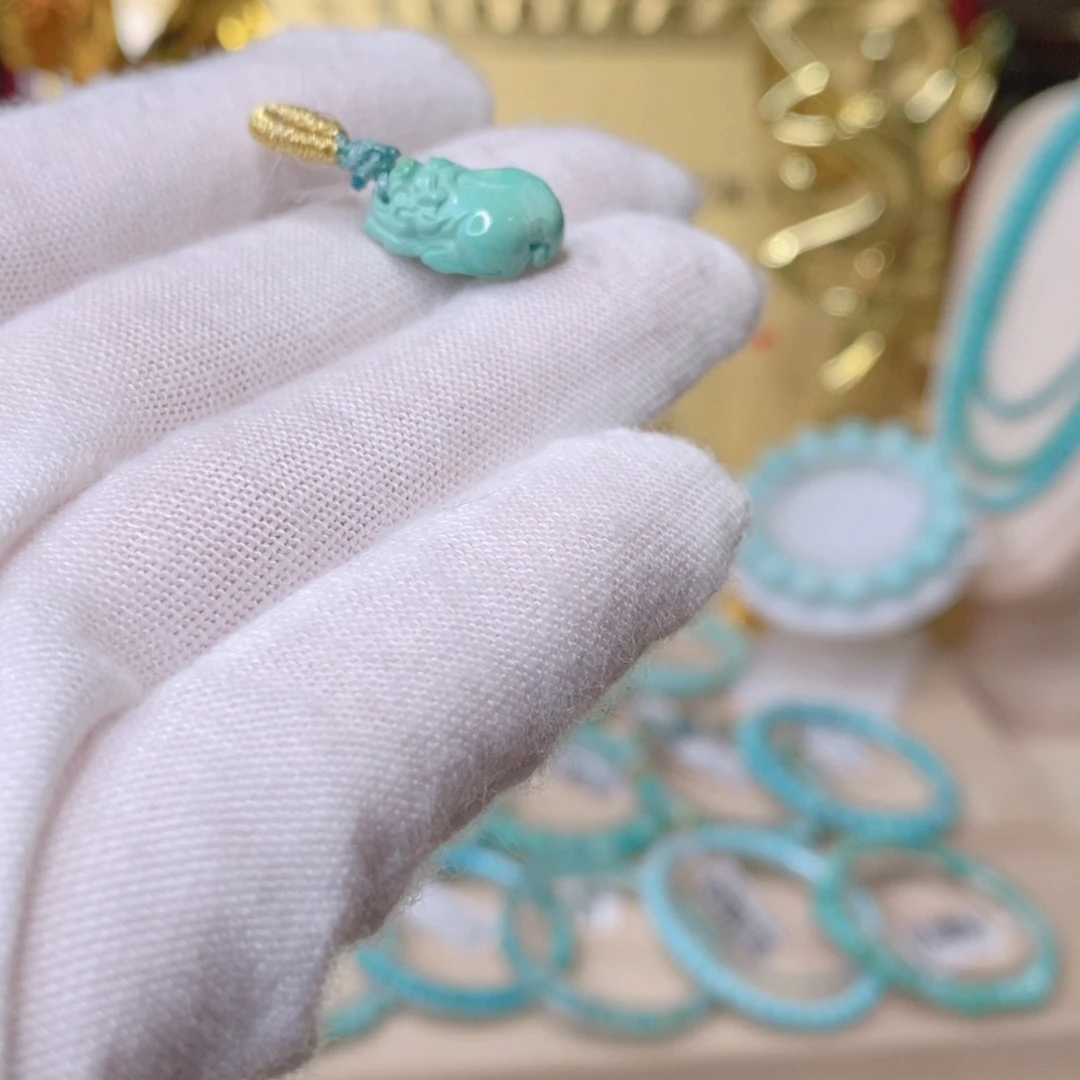 绿松石吊坠未镶嵌