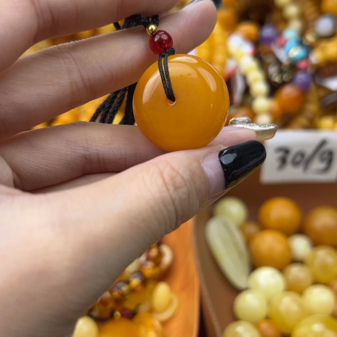 琥珀珠宝奇石未镶嵌