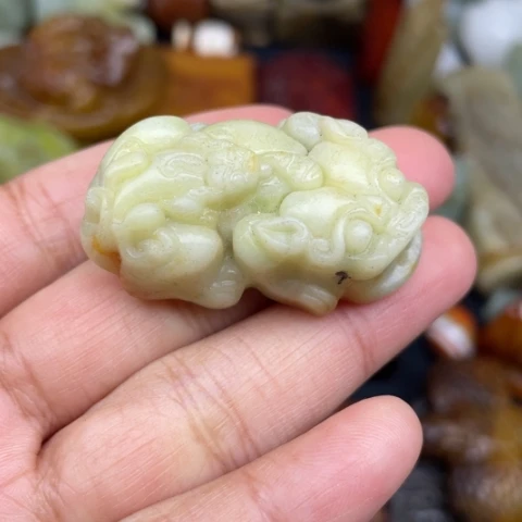 蛇纹石玉未镶嵌颈饰26