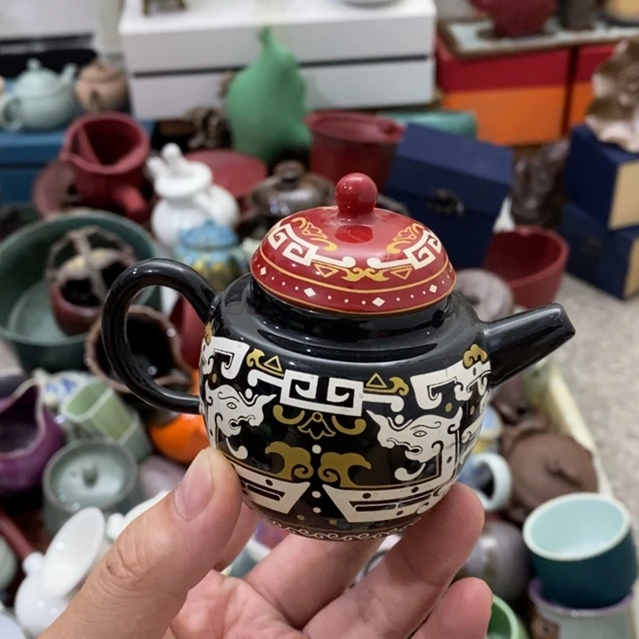 陶瓷艺术品及陶瓷壶