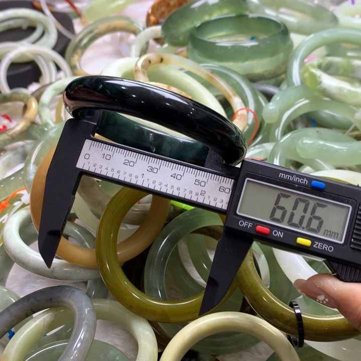 未镶嵌蛇纹石玉手镯37