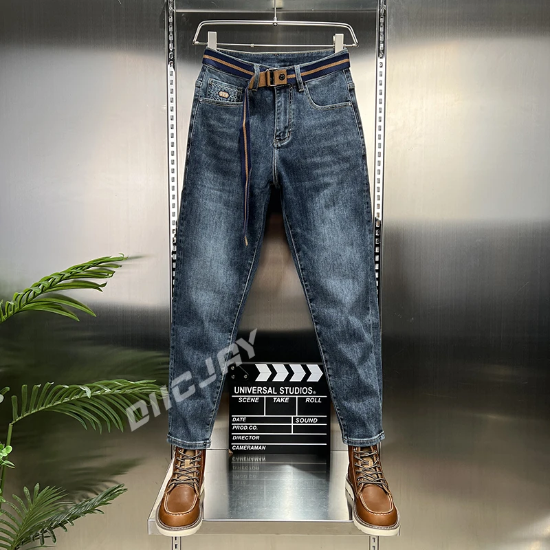 【现货】男装秋冬新款简约时尚猫须袋口刺绣设计直筒百搭牛仔裤男