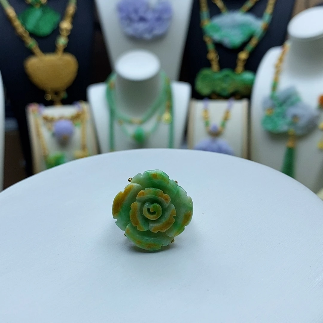 翡翠戒指未镶嵌天然