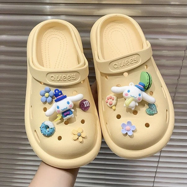 新款包头拖鞋女夏季防滑室内居家外穿网红沙滩洞洞凉拖鞋