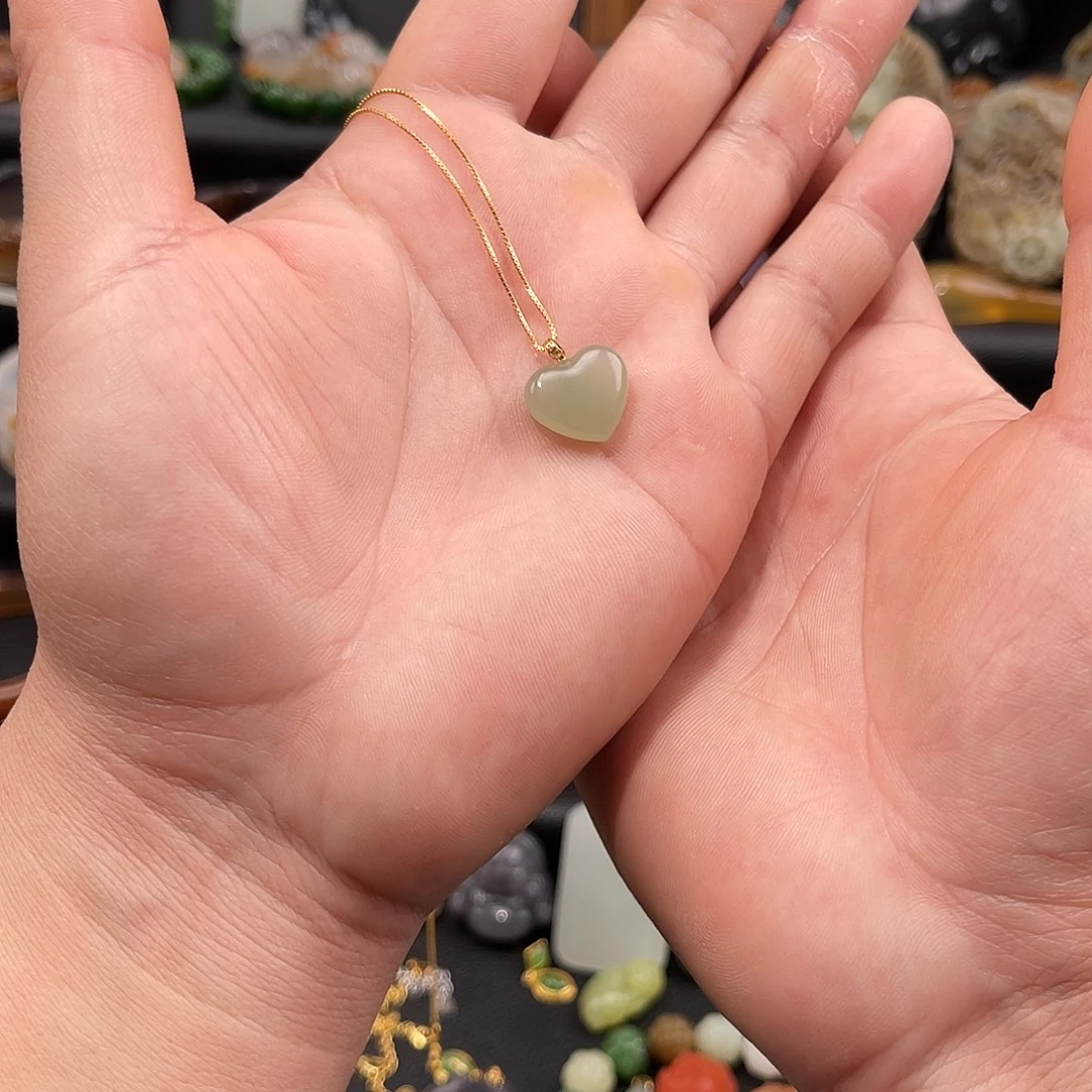 和田玉18K金镶嵌颈饰