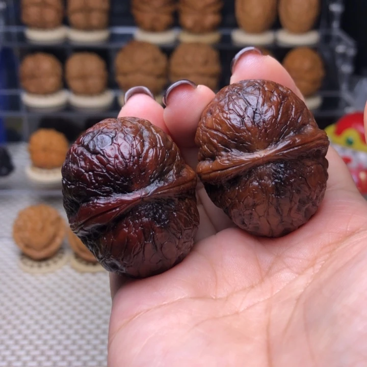 文玩核桃把件29号墨玉猫眼38➕尺