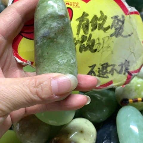蛇纹石玉未镶嵌手把件