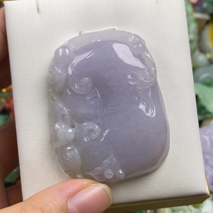 翡翠未镶嵌吊坠(赠链)