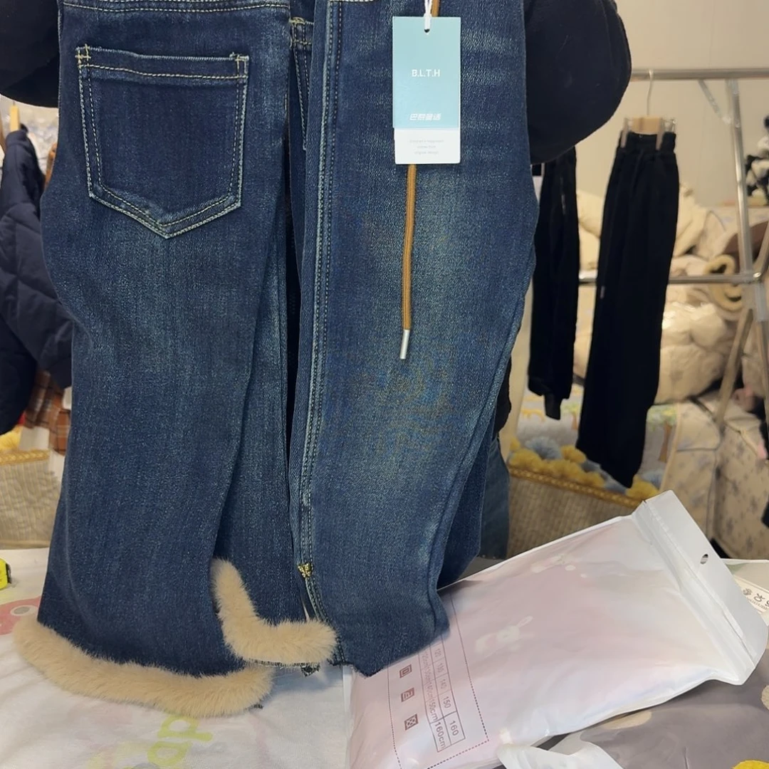 59裤长加绒牛仔裤两条