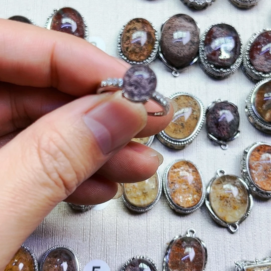 水晶戒指银S925镶嵌小**?