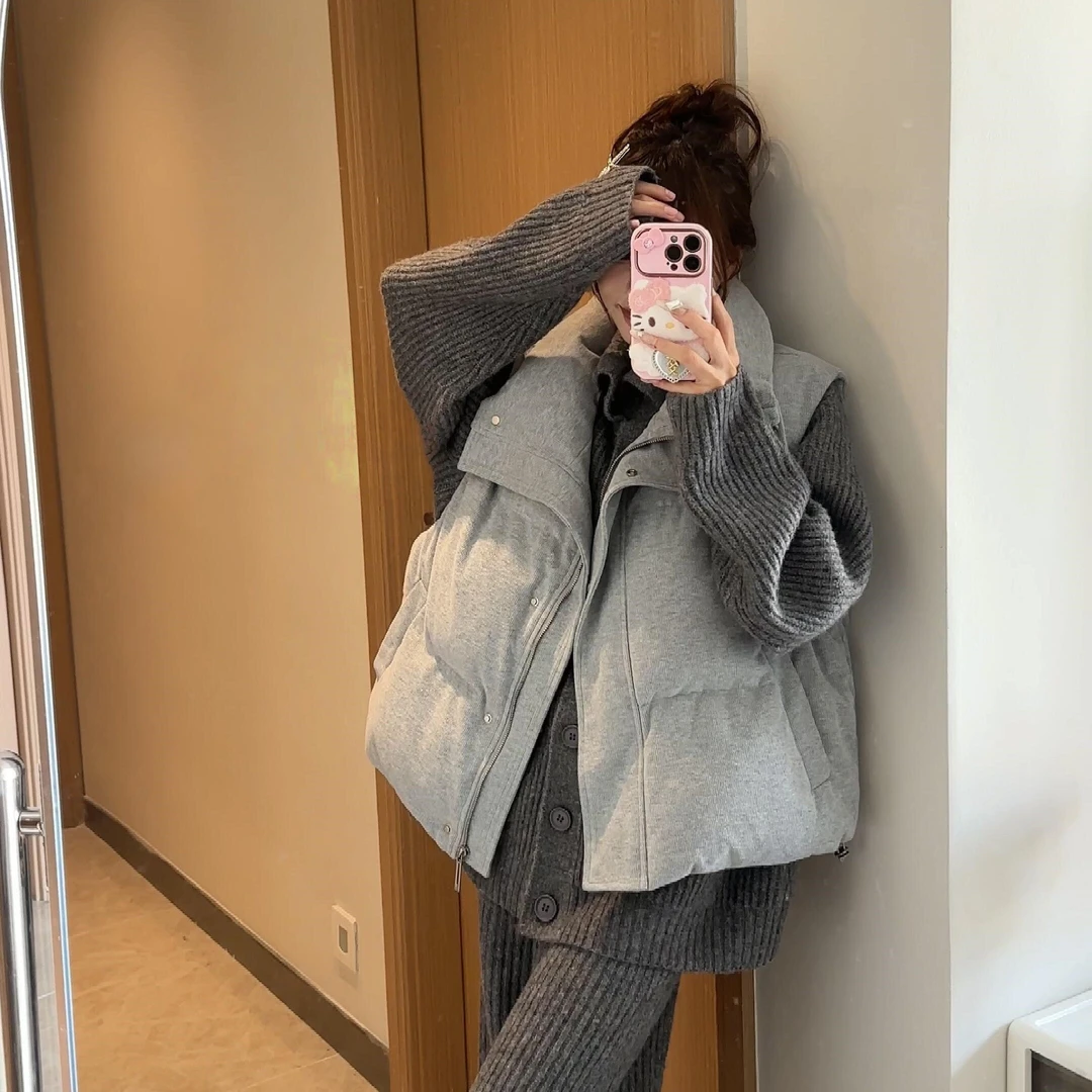 2025新款灰色羽绒马甲女秋冬立领针织马夹背心外穿洋气保暖坎肩