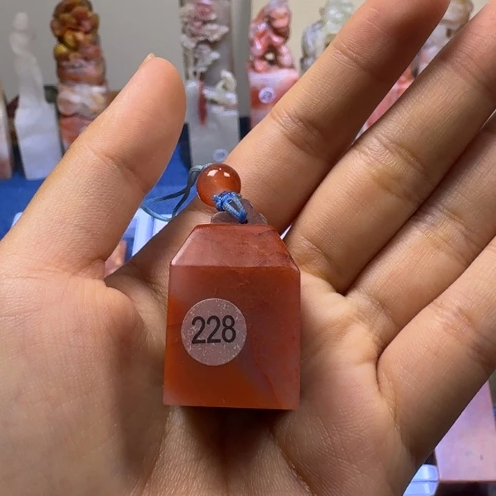 冰***咚寿山石印石2.0老挝石包刻四字