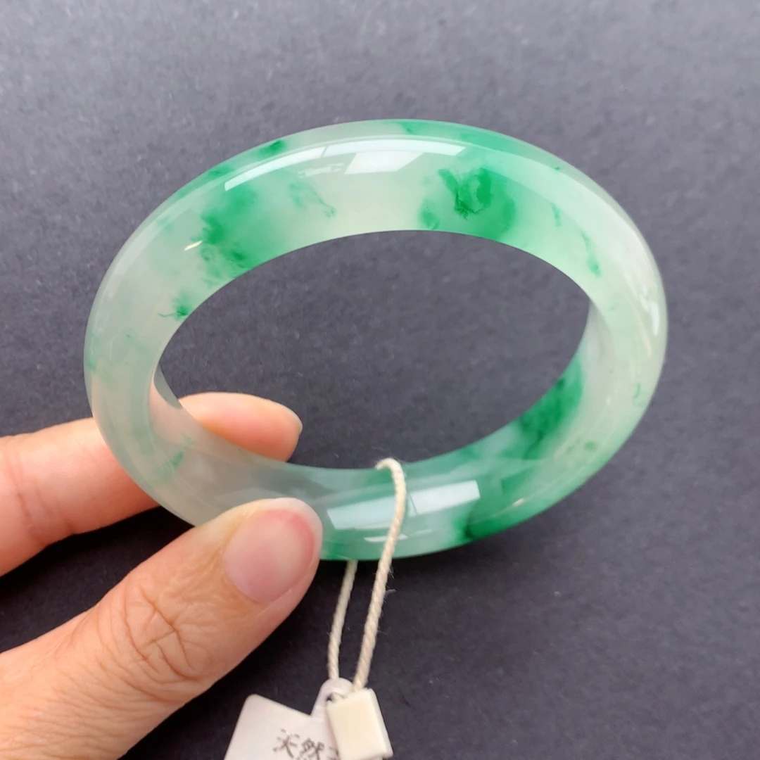 未镶嵌手镯石英质玉