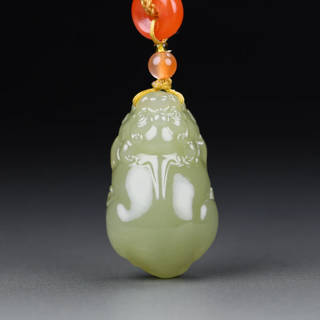 0103002和田玉貔貅吊坠