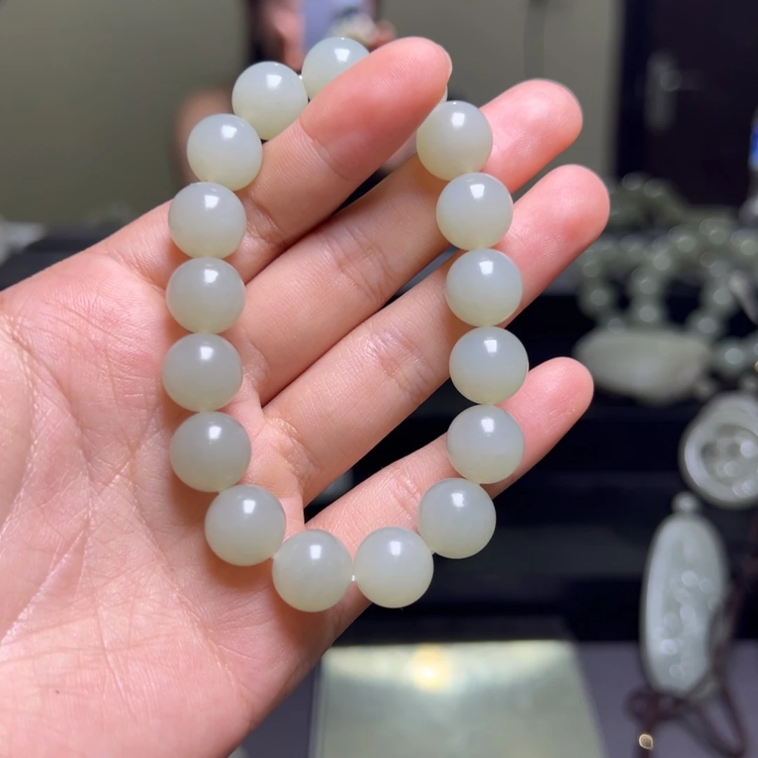 和田玉未镶嵌颈饰铷**初