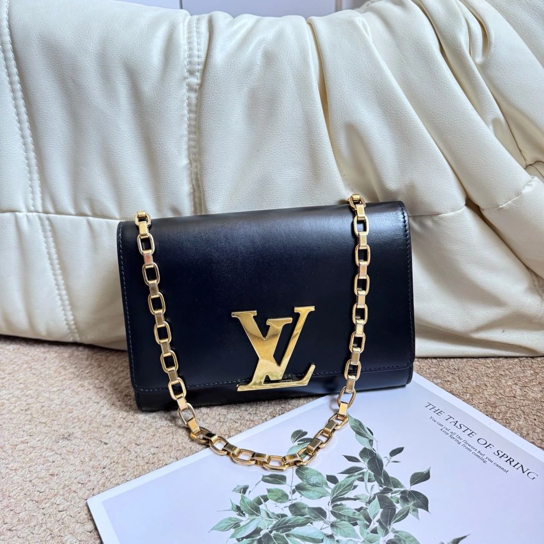 95新 LouisVuitton/路易威登 黑金 牛皮 大logo链条包/698499874
