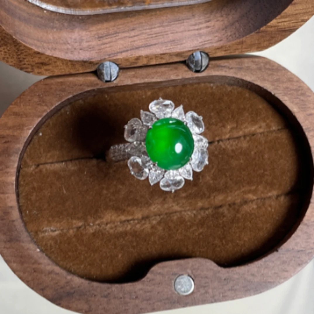 满色阳绿翡翠戒指