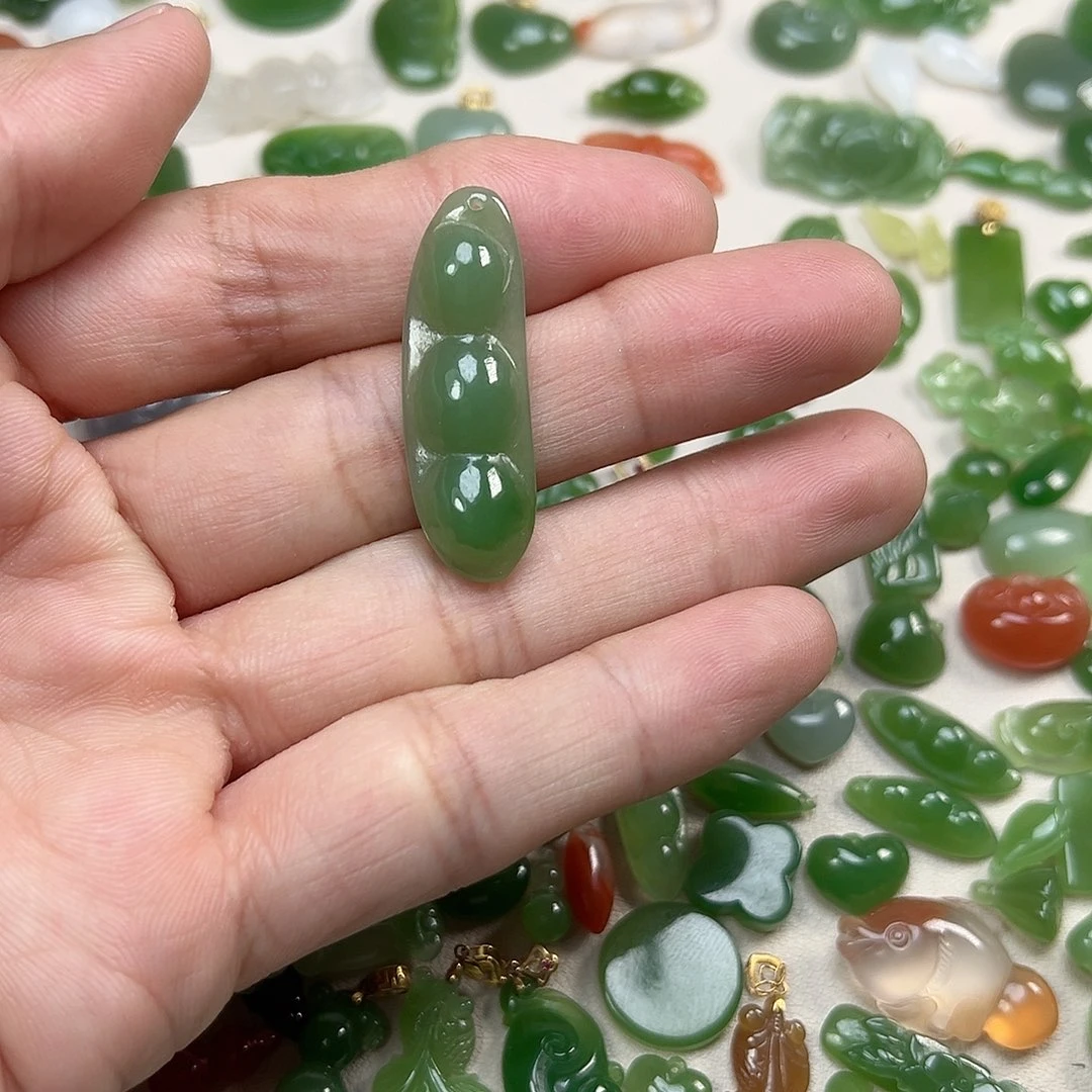 和田玉（碧玉）未镶嵌颈饰