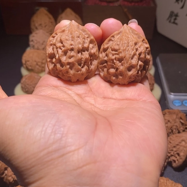 文玩核桃吊坠玲珑35