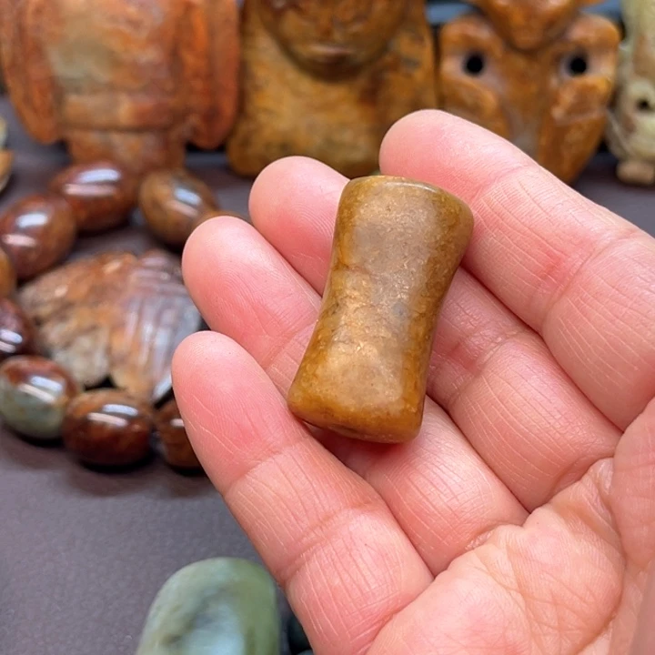 岫岩河磨玉（透闪石质玉）把件未镶嵌六****年
